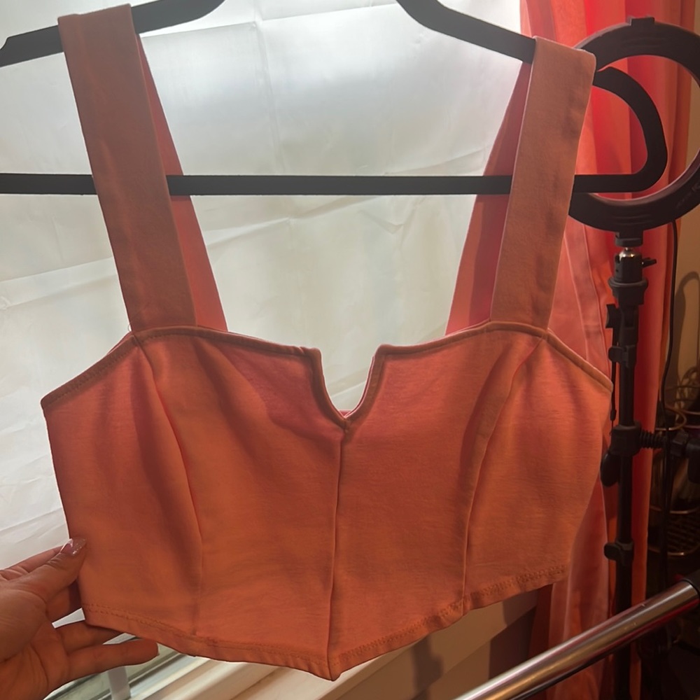 Gorgeous corset like crop top!